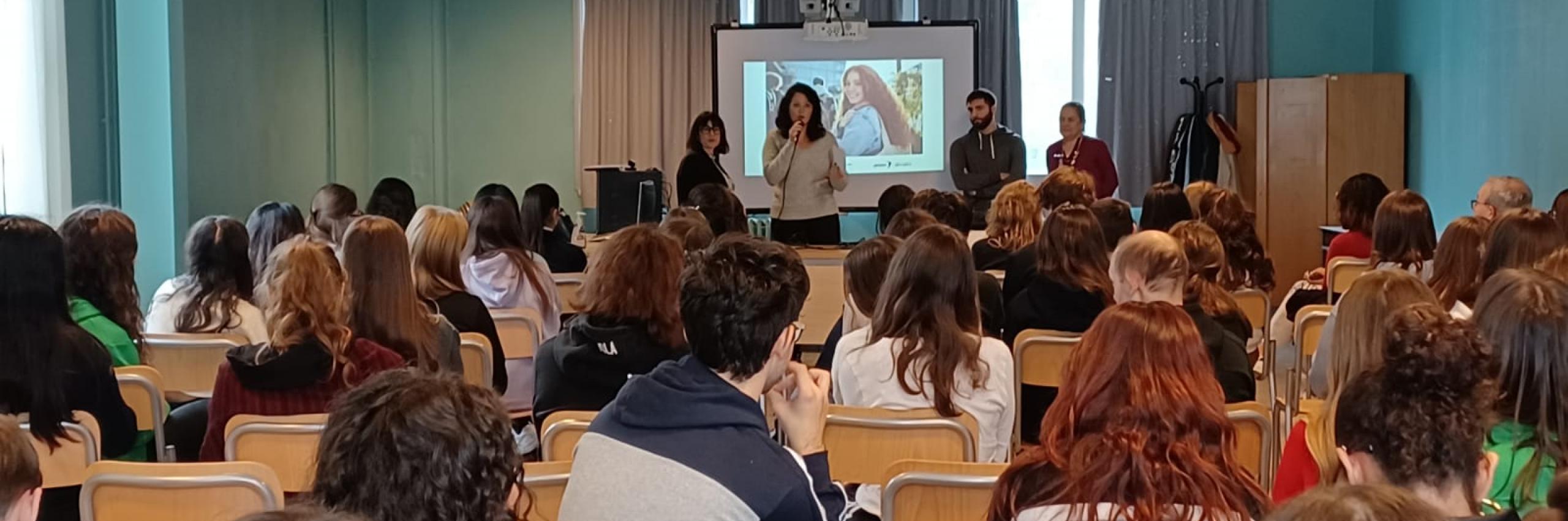 Fattore J al liceo Agnesi di Milano