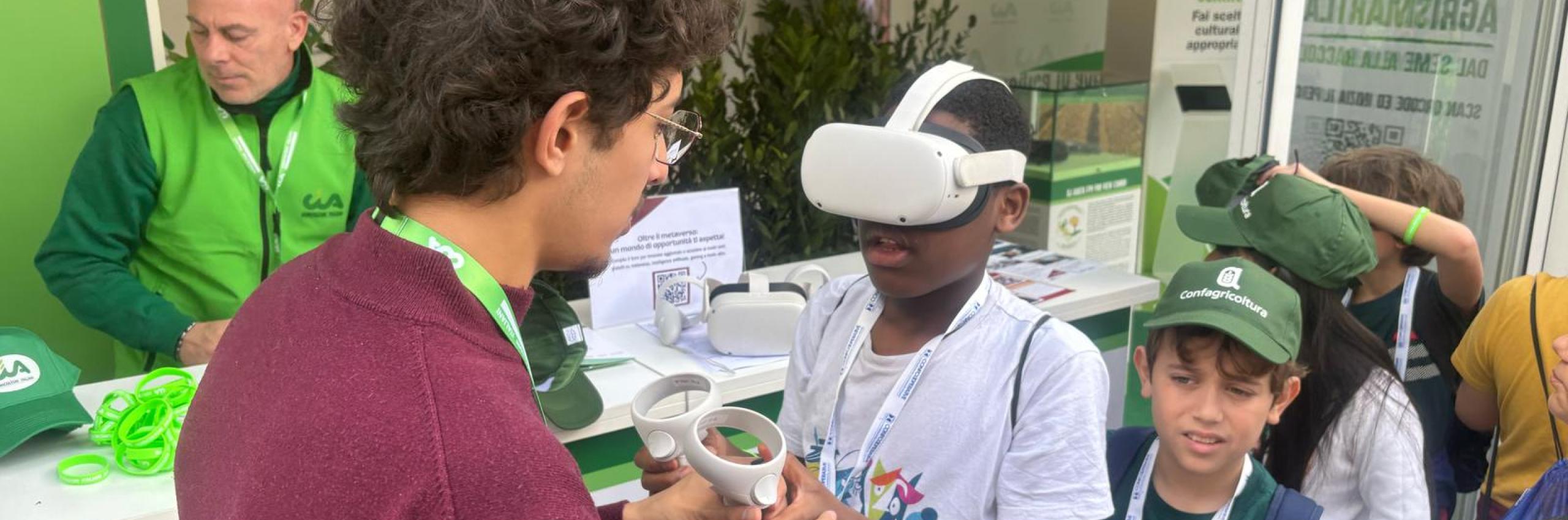 Nello spazio AgriSmartLab con i visori per esperienze immersive