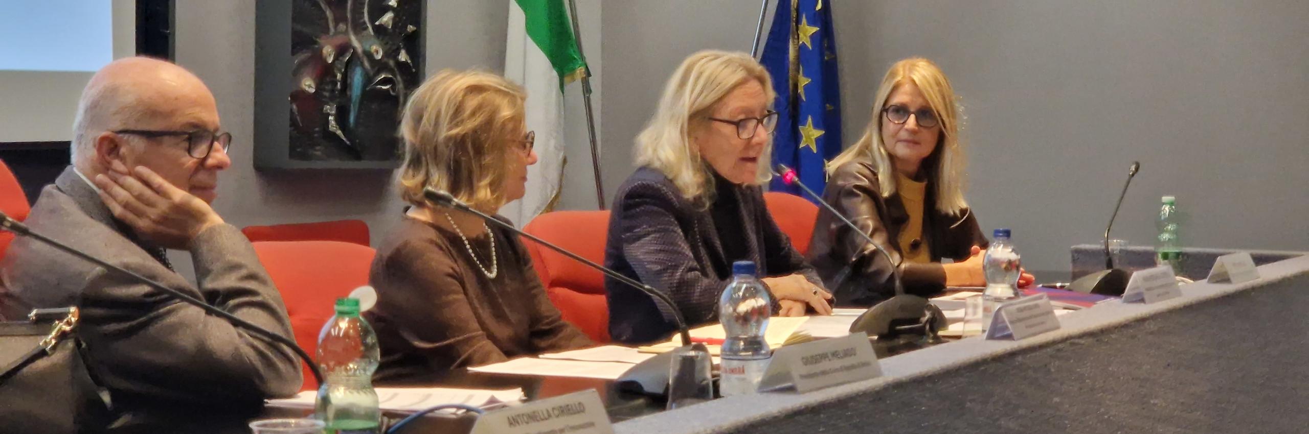 La violenza digitale contro le donne, come riconoscerla e difendersi