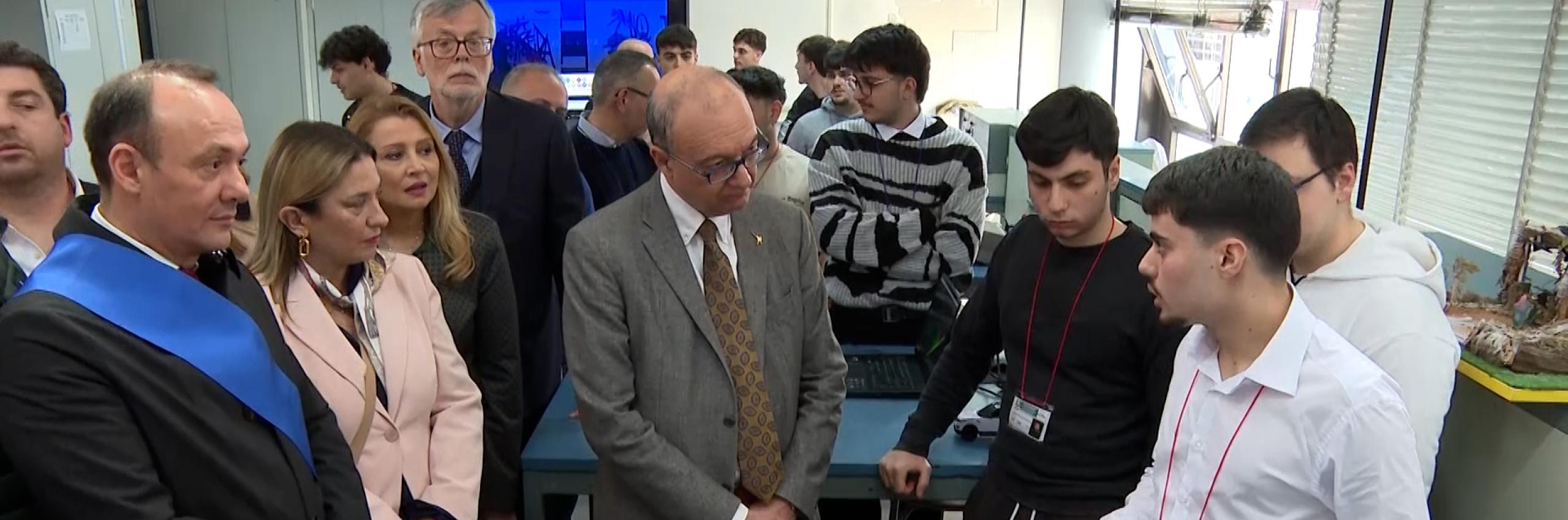 La "Pelle elettronica" del Ferraris presentata al ministro Valditara