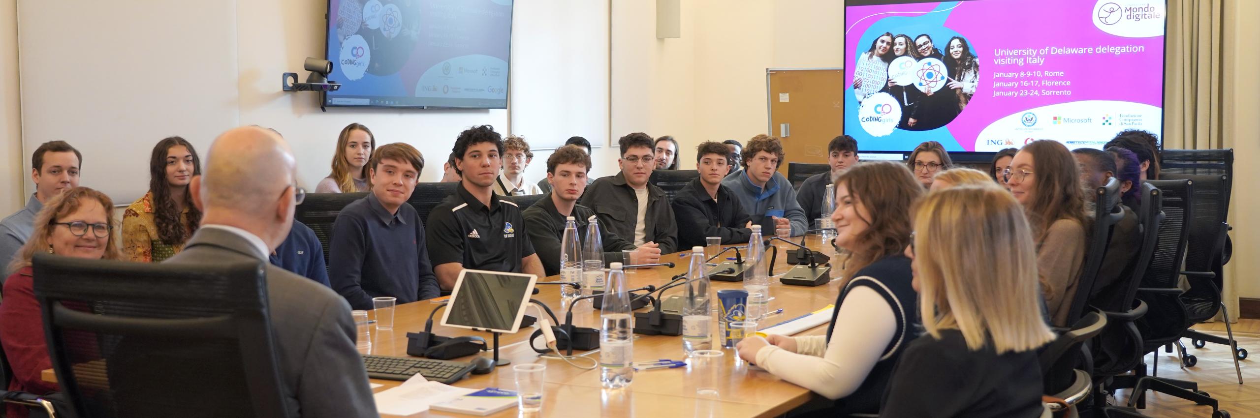 l’ambasciatore Jack Markell ha accolto gli studenti american