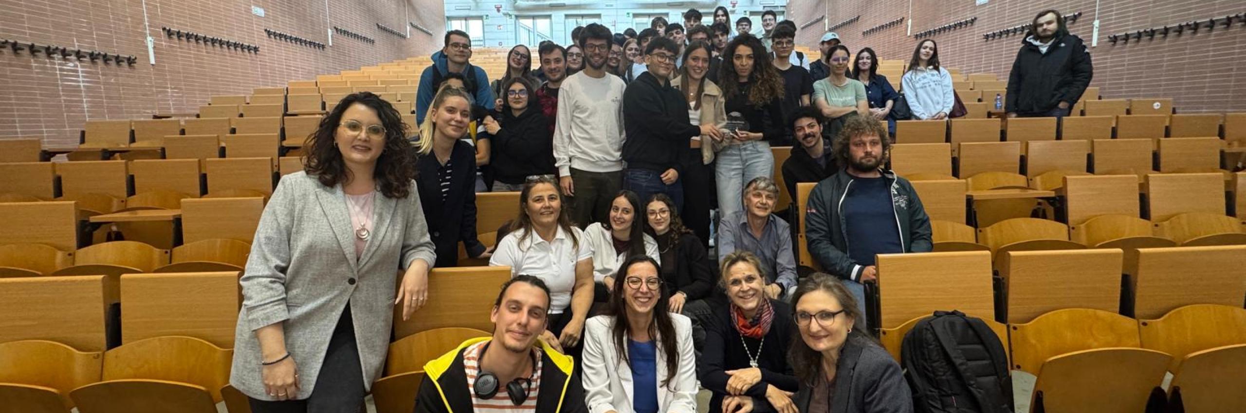 Roll Cloud. A Torino i giovani talenti sfidano la povertà materiale