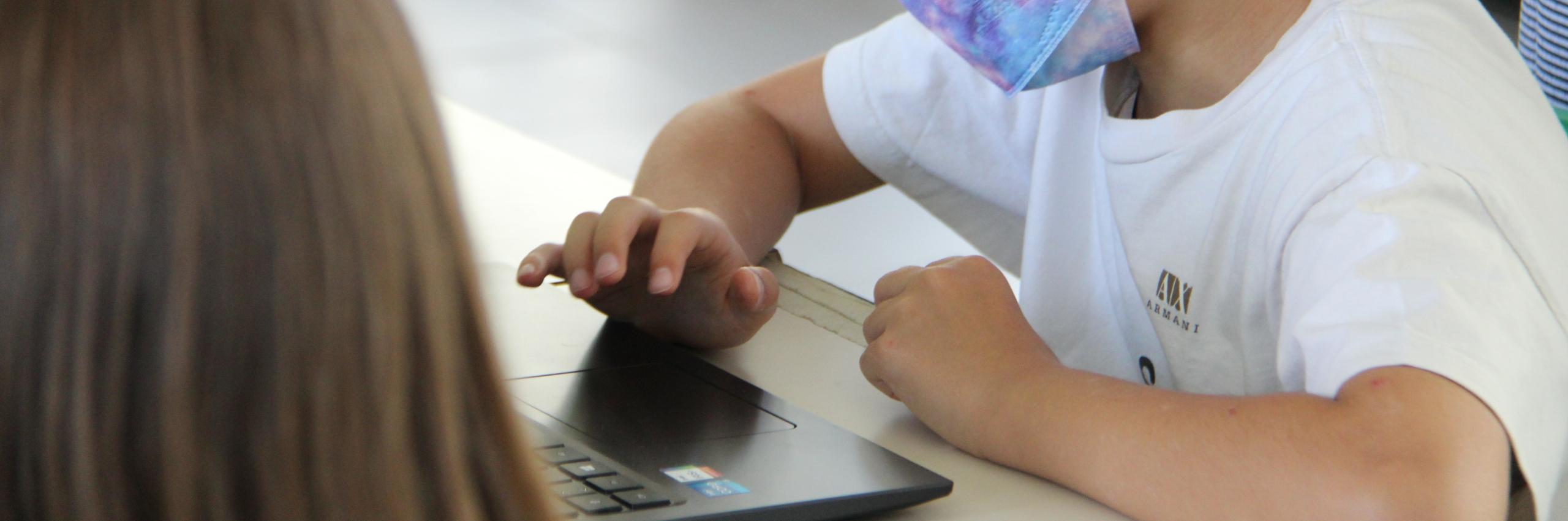 Parte “Smart & heart Rome” per superare il digital divide: lezioni anche a Ostia