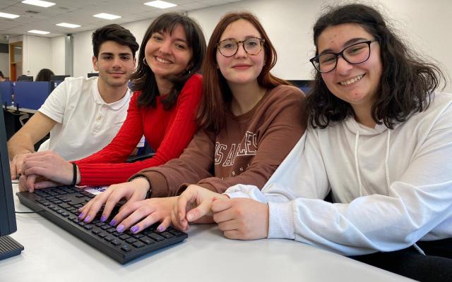 Coding Girls & Women: Generative AI Challenge all'Università di Salerno