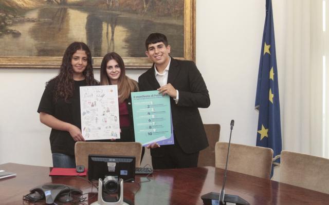 Fattore J: presentazione del Manifesto della Salute