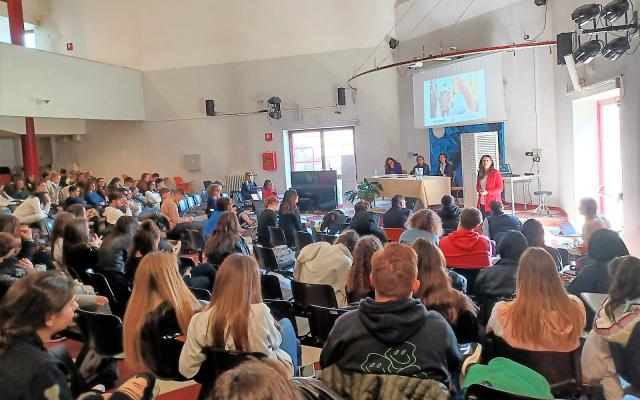 Fattore J al liceo Plauto di Roma