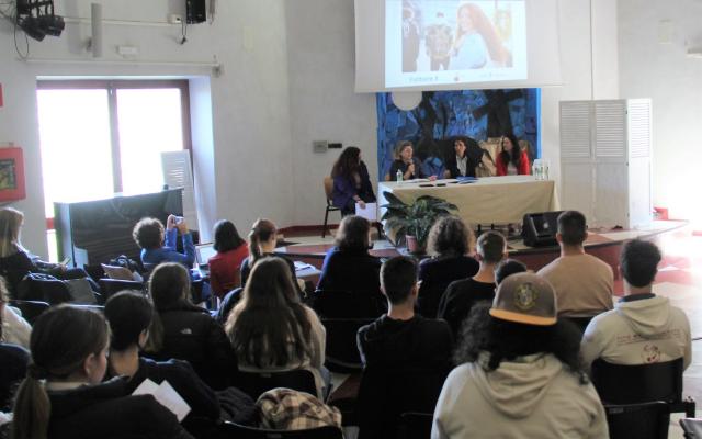 Fattore J al liceo Plauto di Roma