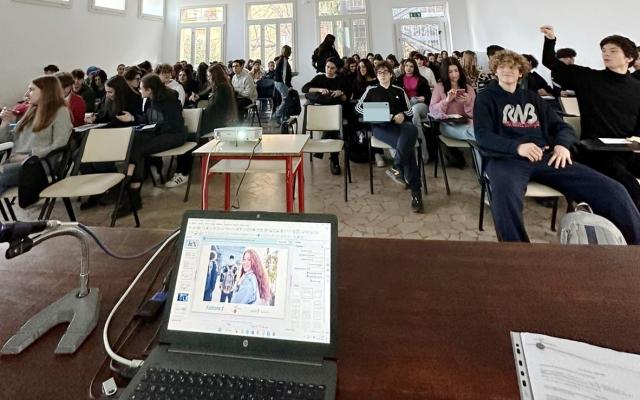 Fattore J al liceo Bassi di Bologna