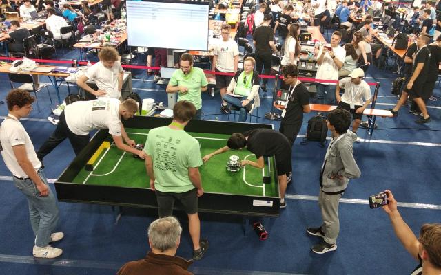 Soccer agli auropei di robotica