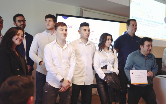 Avogadro di Vercelli vince nella categoria CoBOT
