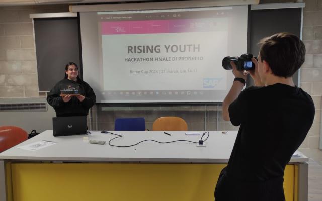 Hackathon Rising Youth