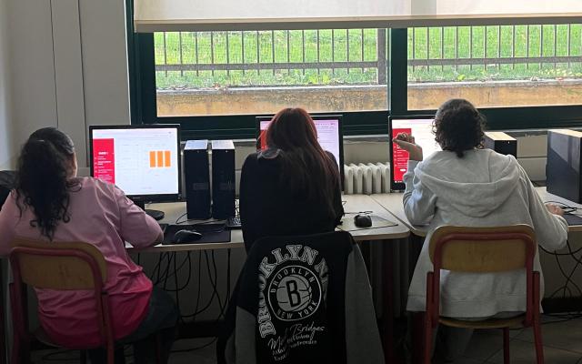 Gli alunni degli istituti comprensivi di Milano sperimentano il Personal Ecosystem Canvas