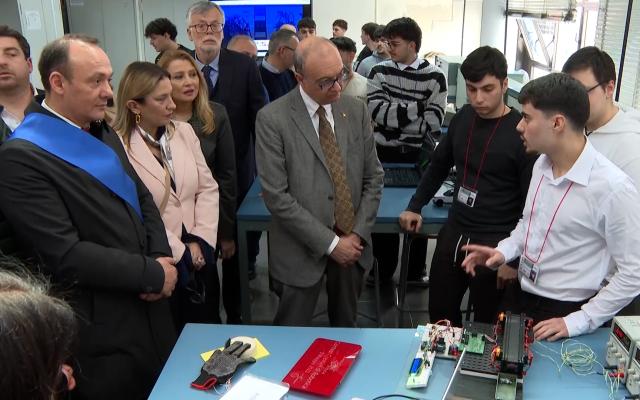 La "Pelle elettronica" del Ferraris presentata al ministro Valditara