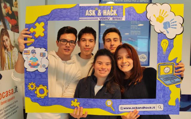 Hackathon finale di Ask & Hack a Torino. L'innovazione sociale nasce nasce dalla co-progettazione