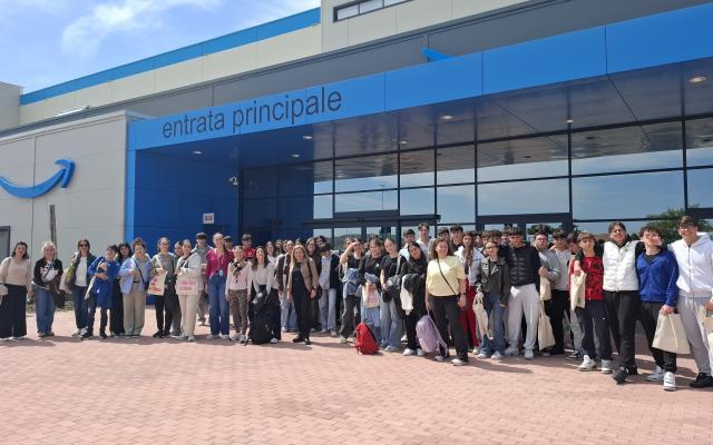 Make it Real: dentro l’innovazione al centro Amazon di San Salvo