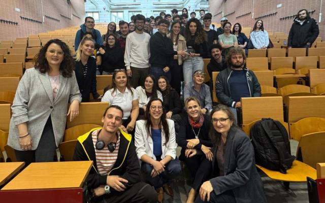 Roll Cloud. A Torino i giovani talenti sfidano la povertà materiale