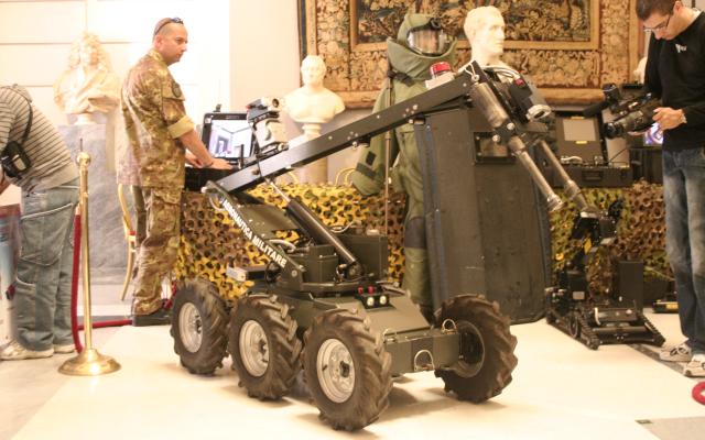 Robotica per la pace: quando la tecnologia salva vite