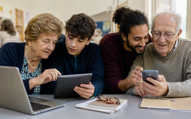 NOI. Oltre Nonni su Internet