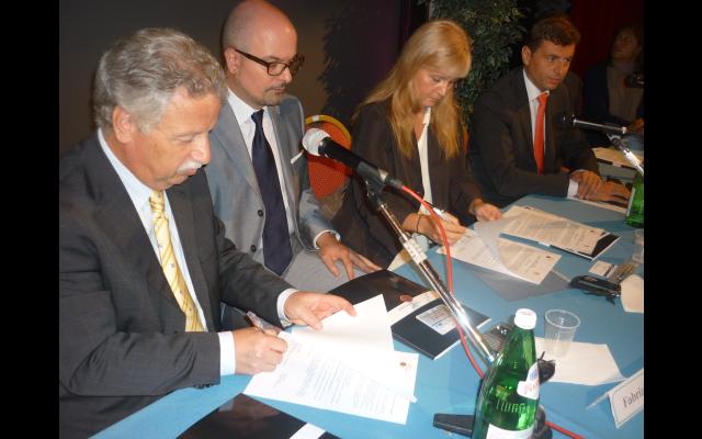 Firma.JPG