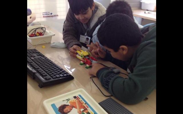 Robotic-center-wedo.jpg
