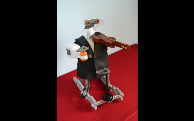 squadra Roboeboli_violino.JPG
